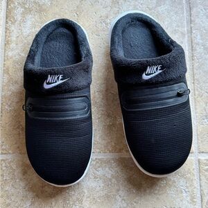 Nike Women’s Black Burrow Slippers